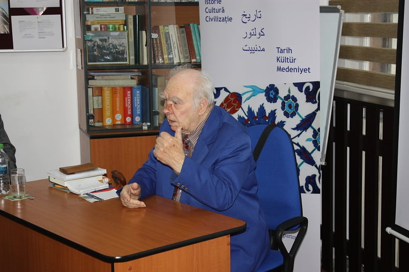 Asırlık Çınar Hayata Veda Etti