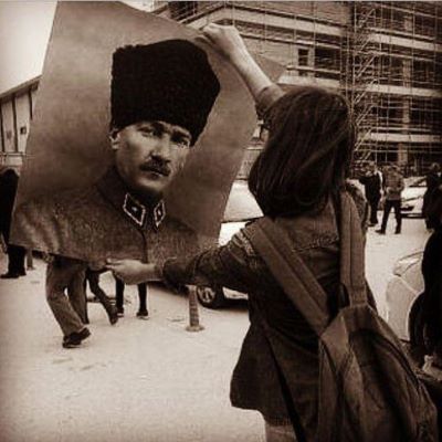 Garip Bir Hüzün Çöktüğünde...