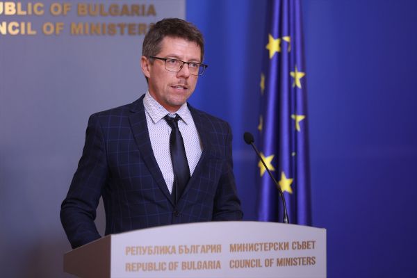 Başbakan Yardımcısı göreve başladıktan 24 saat sonra istifa etti